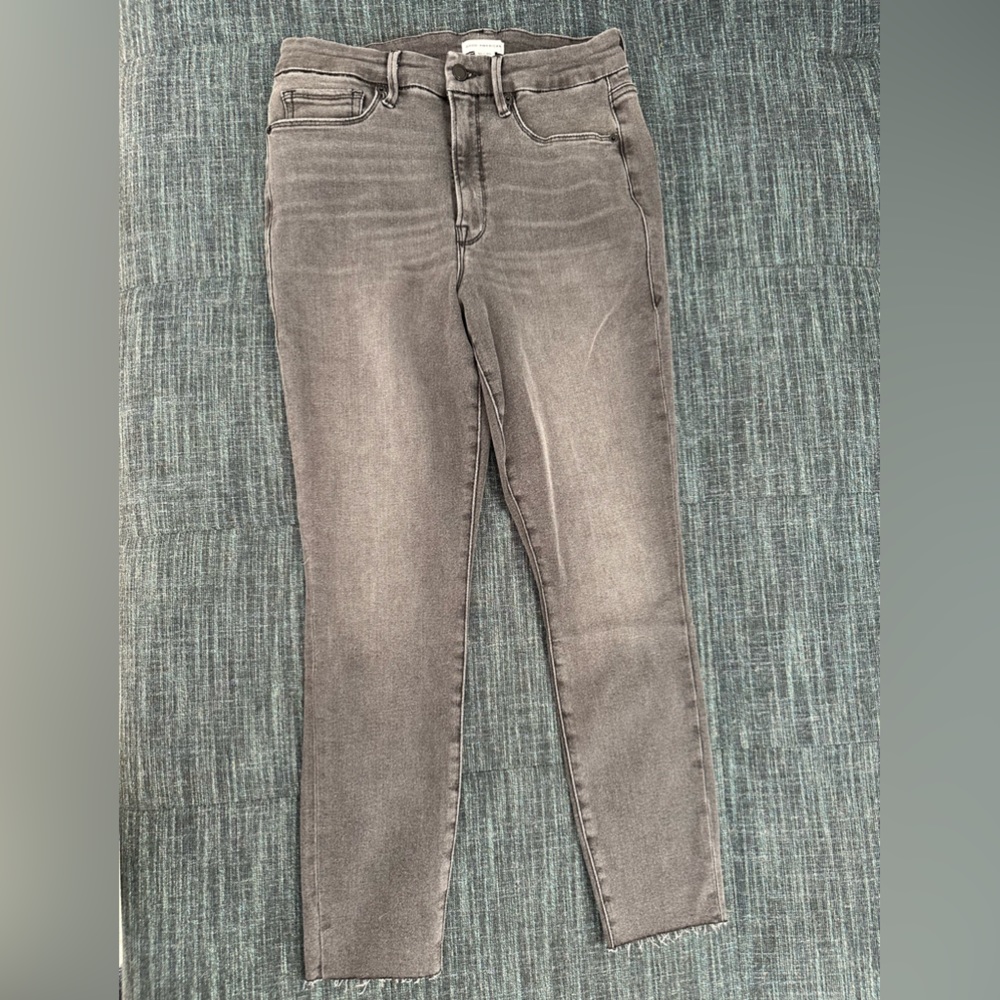 NWOT Good Waist Cropped gray denim skinny Jeans.